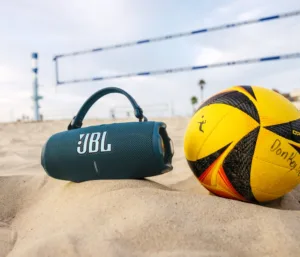 LS_JBL_CHARGE6_LIFESTYLE_VOLLEYBALL_258A3190_x1_thmb
