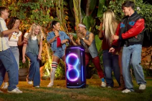 LS_JBL_PARTYBOX_720_LIFESTYLE_RF404918